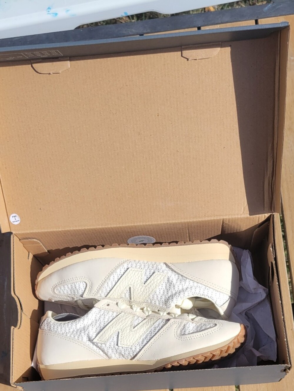 Mens 6, Women's 7.5 New Balance 471 cream & white sneakers #newbalance #running.